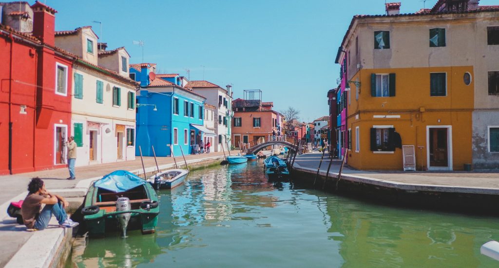 arpad-czapp-hM8CfmfibPg-unsplash